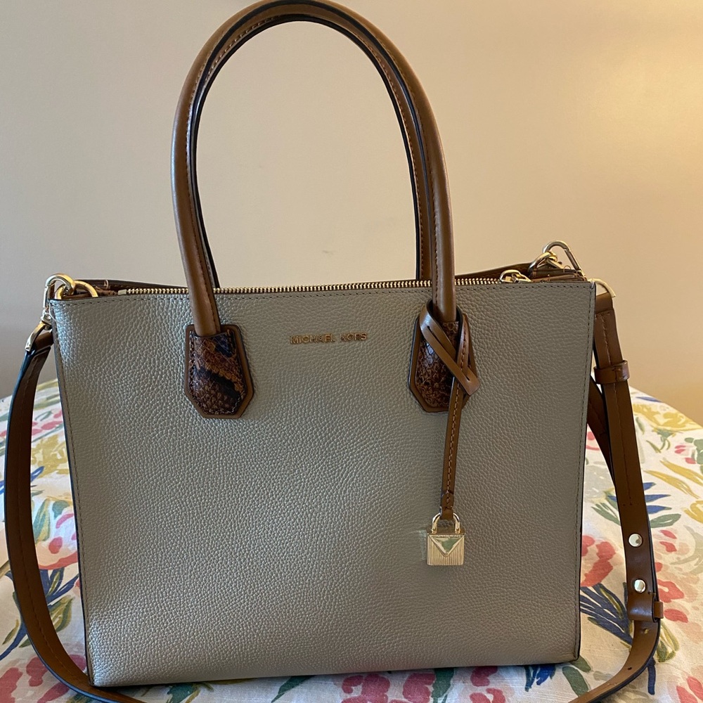 Michael Kors Mercer Accordion Large Tote